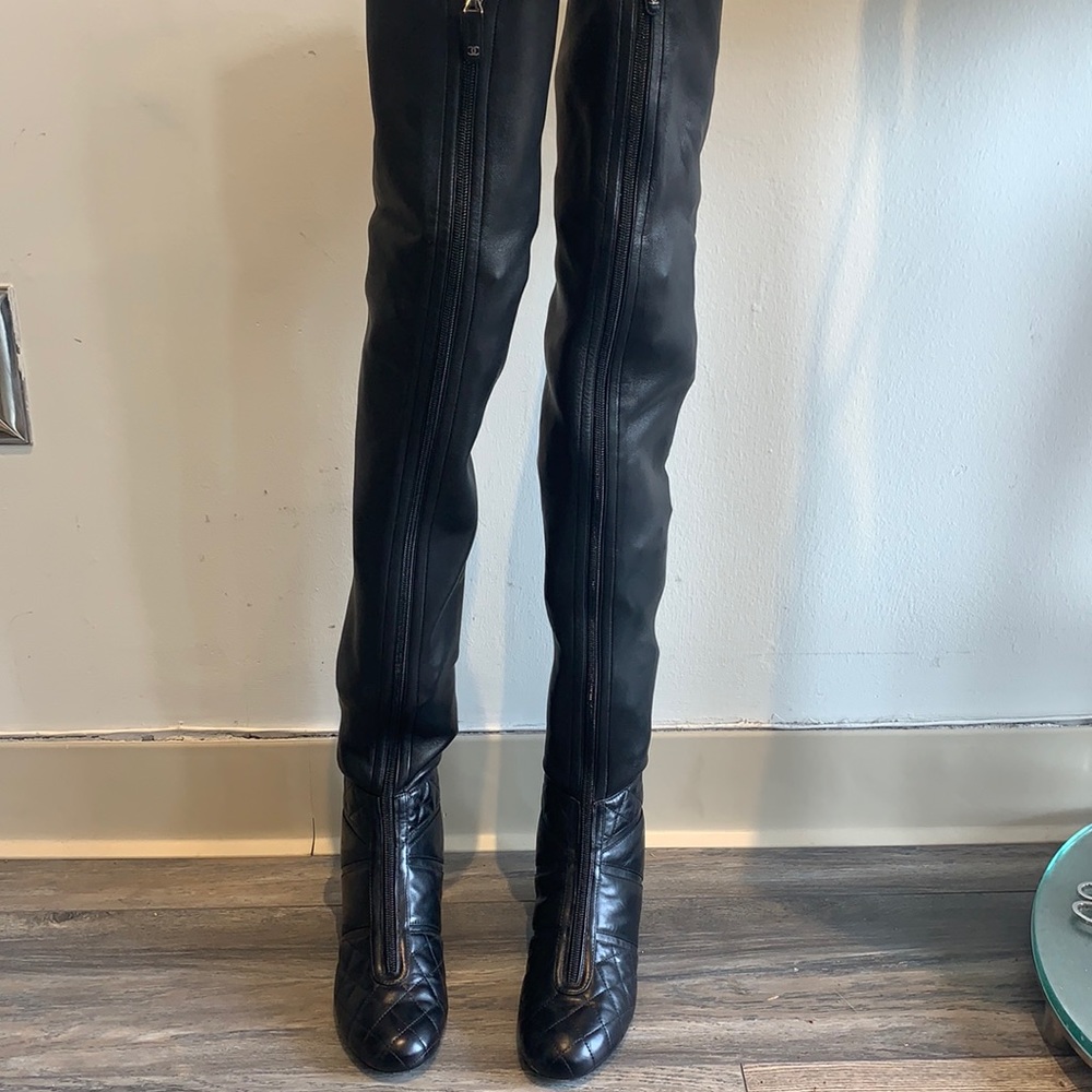 Fabulous Chanel high Black Boots. SIZE 36!